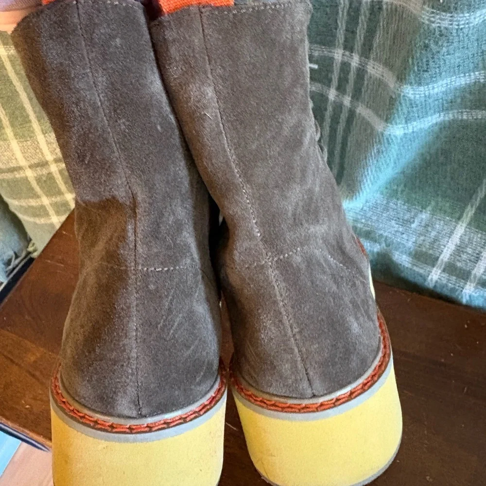 Urban Outfitters Gemma Suede platform Lace-Up Boots with Yellow Sole 8